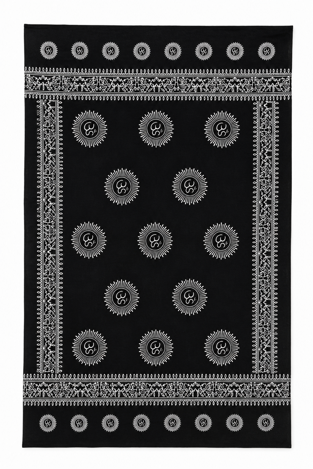 Canga Preta Mandala – Elegância e Versatilidade à Beira-Mar