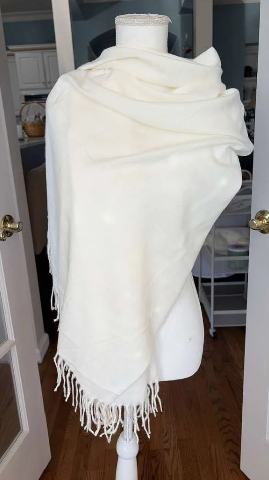 Pashmina Quentinha Off White Creme Aveludada Casamento